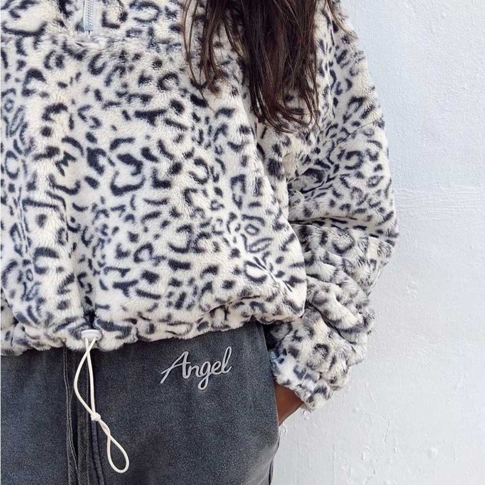 Motel Rocks Nero Ring Pull Jacket In White Leopard - Picture 6 of 14
